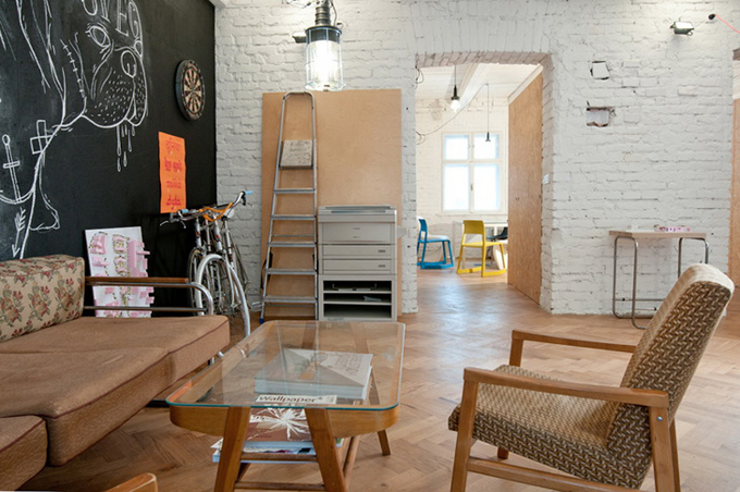 Бюджетный вариант дизайна офиса в Братиславе