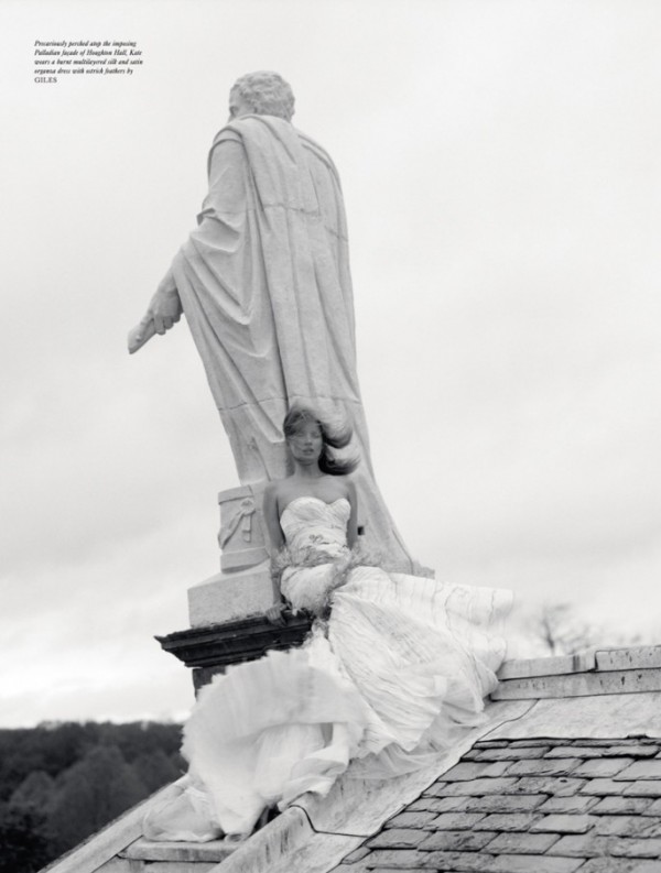 Фотосессия с Кейт Мосс для LOVE Magazine