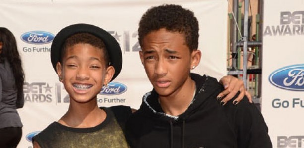 Willow Smith на BET Awards в золотом и военных сапогах от Chanel Willow Smith на BET Awards в золотом и военных сапогах от Chanel