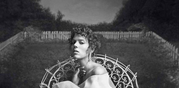 Фрейя Беха Эриксен в фотосессии для Vogue Paris, выполненной в стиле ретро Фрейя Беха Эриксен в фотосессии для Vogue Paris, выполненной в стиле ретро